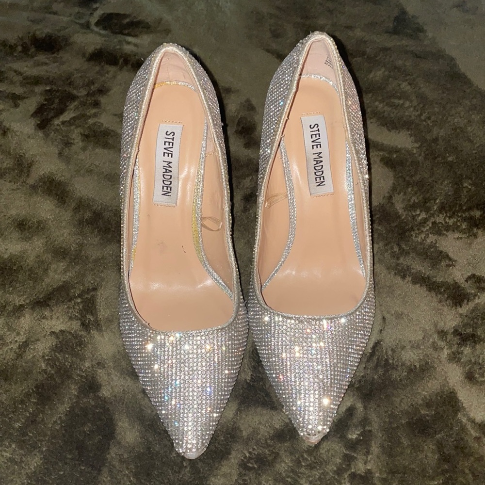 NEW Steve Madden rhinestone pumps